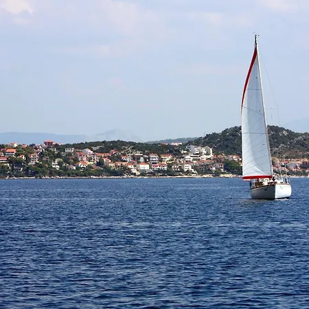 Apartments By The Sea Okrug Donji, Ciovo - 7607 *