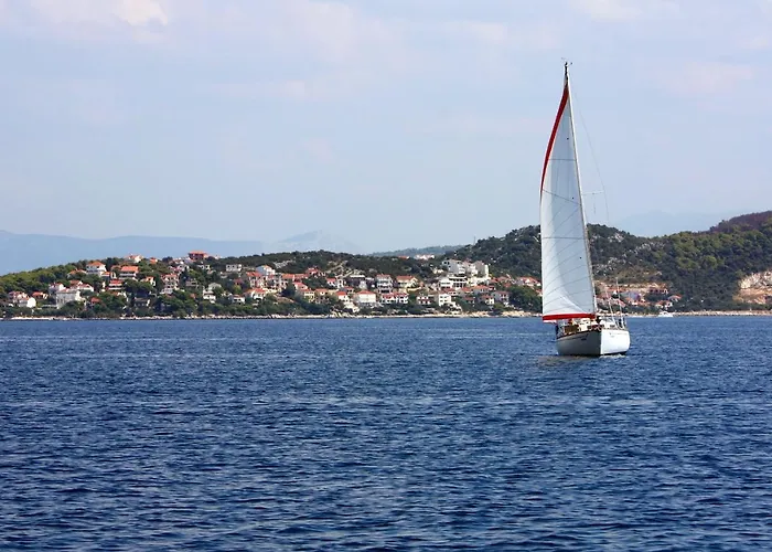 Apartments By The Sea Okrug Donji, Ciovo - 7607 *