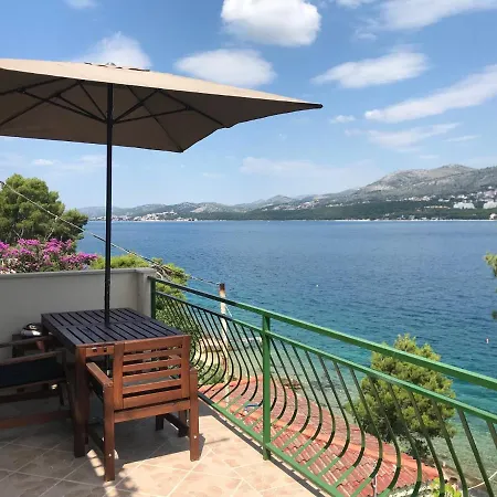 Apartments By The Sea Okrug Donji, Ciovo - 7607 *